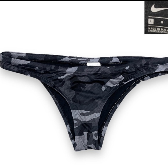 Woman’s Nike Swimsuit Bottoms in black/grey camo with adjustable strings - Picture 1 of 2